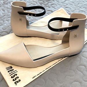 RARE Melissa gorgeous pointed toe flats with ankle strap sz 7 US